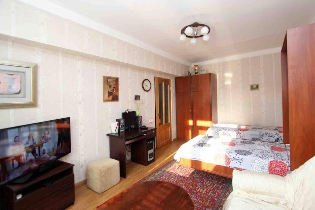 Cozy Apartment In The Center Of 예레반 외부 사진