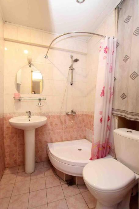 Cozy Apartment In The Center Of 예레반 외부 사진
